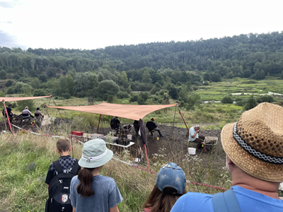 Heusenstammer Kinder besuchen die Grube Messel.