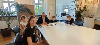 Kindersprechstunde bei Bürgermeister Steffen Ball (Foto: Joshua Bär)