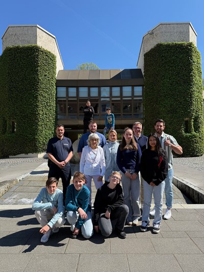 Gruppenfoto mit den Teilnehmerinnen und Teilnehmern am Girls'- & Boys'Day 2026.