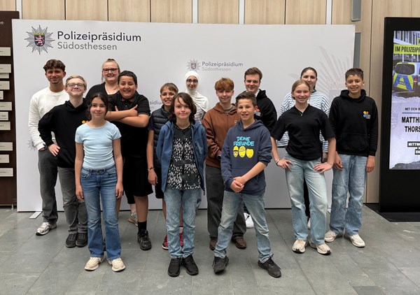 Ein Blick hinter die Kulissen: KiJuPa besucht Polizeipräsidium Südosthessen